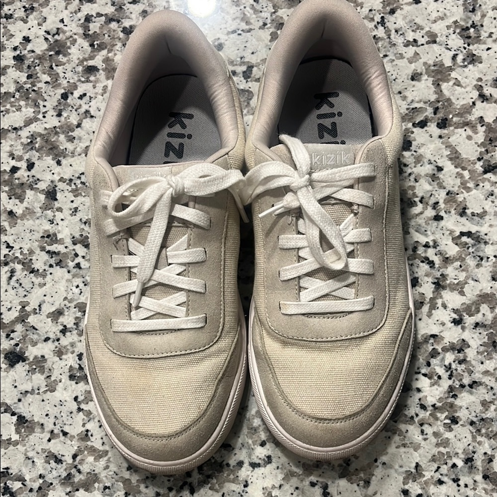 Kizik Beige Sneakers
